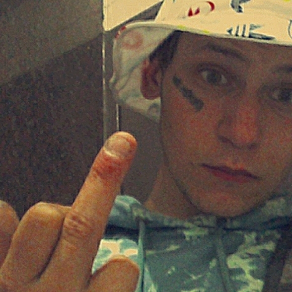 Meet your Posher, Gregory - Picture 3 of 3